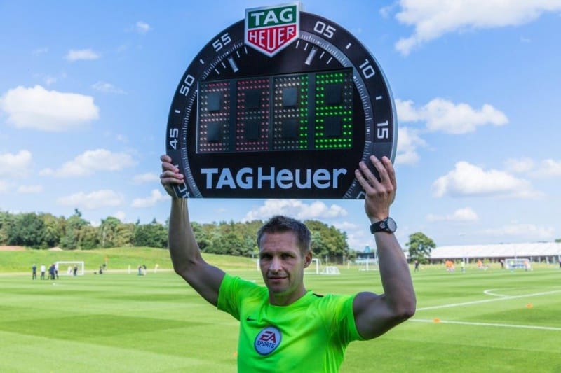 TAG Heuer Connected in Premier League Passion Horlog re