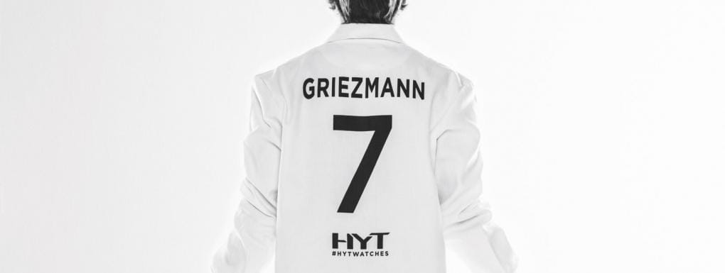 Antoine Griezmann Ambassadeur HYT et son numéro fétiche sur sa blouse d'horloger