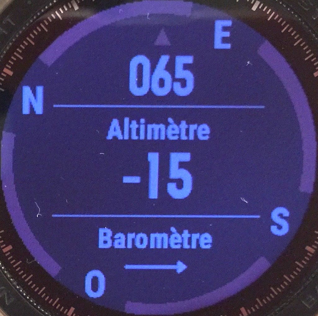 L'altimètre et le baromètre, très utiles en cas de trail ou de randonnée
