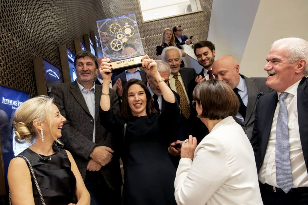 Sophie Garric célébrant la victoire de Jaeger-LeCoultre