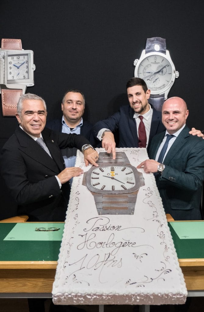 Le gâteau d'anniversaire, très horloger, rare, et précieux... Photo Laurent Andreani