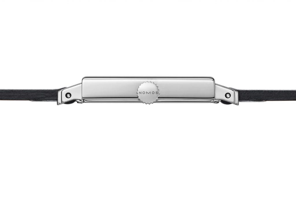 La finesse de la montre au niveau de la finesse de ses lignes.