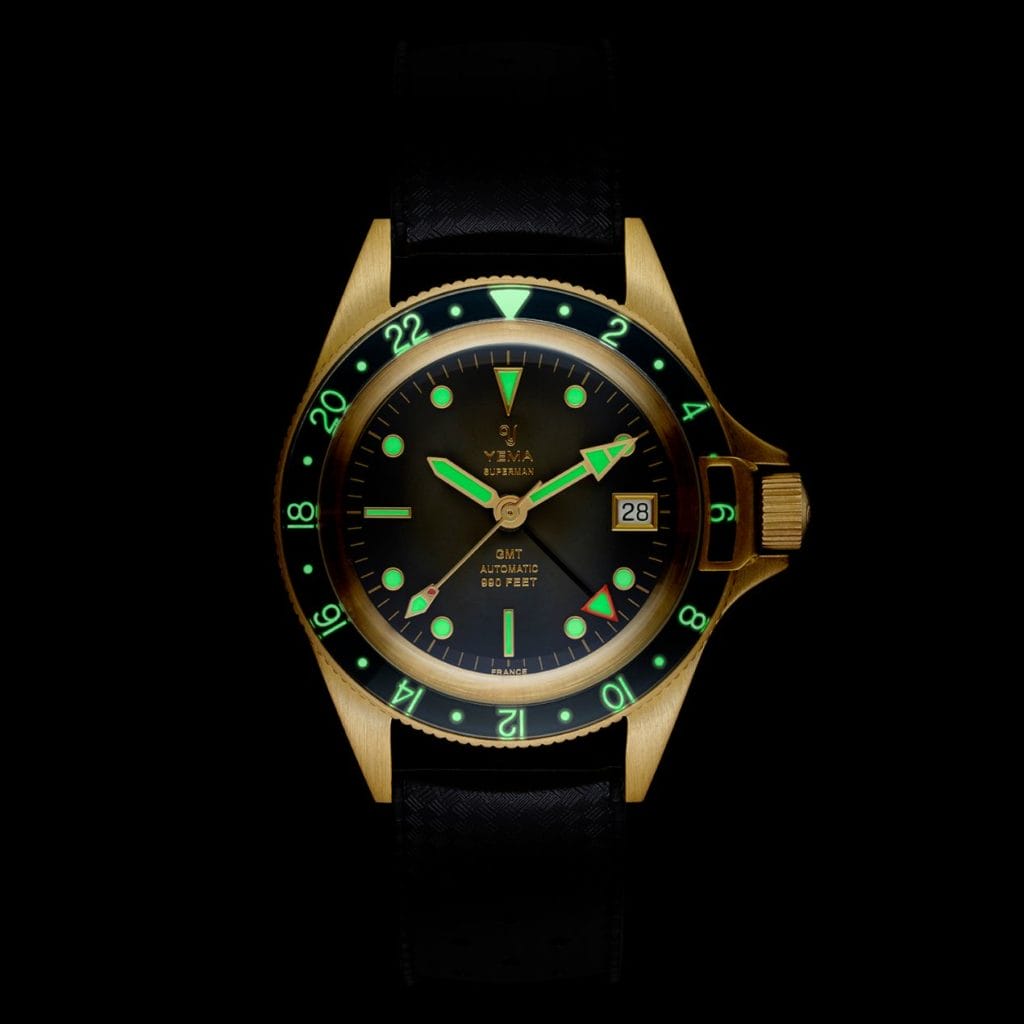 La Superman Bronze GMT Black dans la pénombre