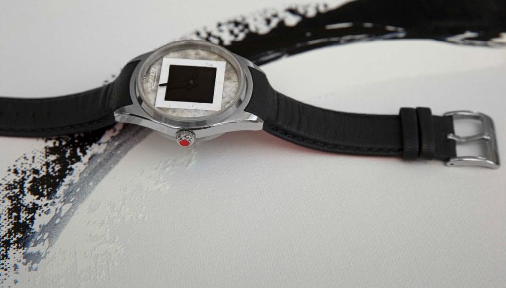 Un bracelet qui vient prolonger la courbure des cornes