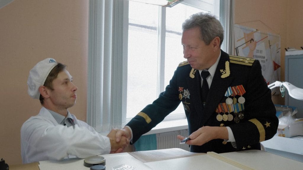 Ancien commandant du Leopard K-328, Valery Dyakonov a collaboré avec les horlogers de la manufacture Raketa.