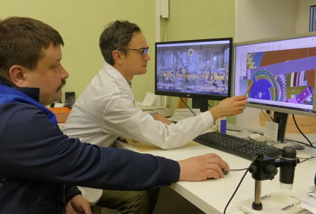 Une participation active et technique à la reconstruction de l'horloge