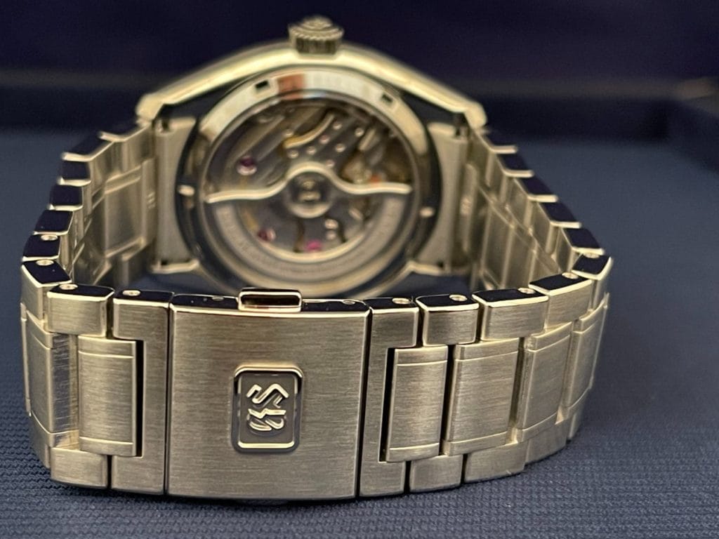 Bracelet et boucle déployante offrent le plus grand confort !