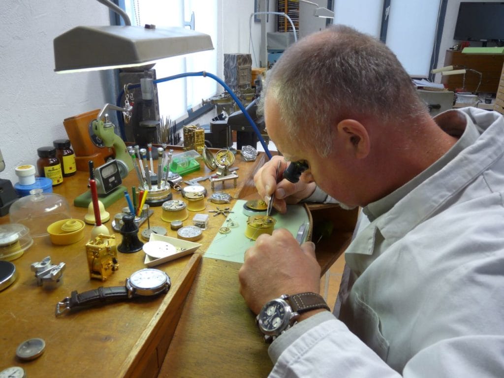 Roy Baierlein dans son atelier d'Entraigues sur Sorgue