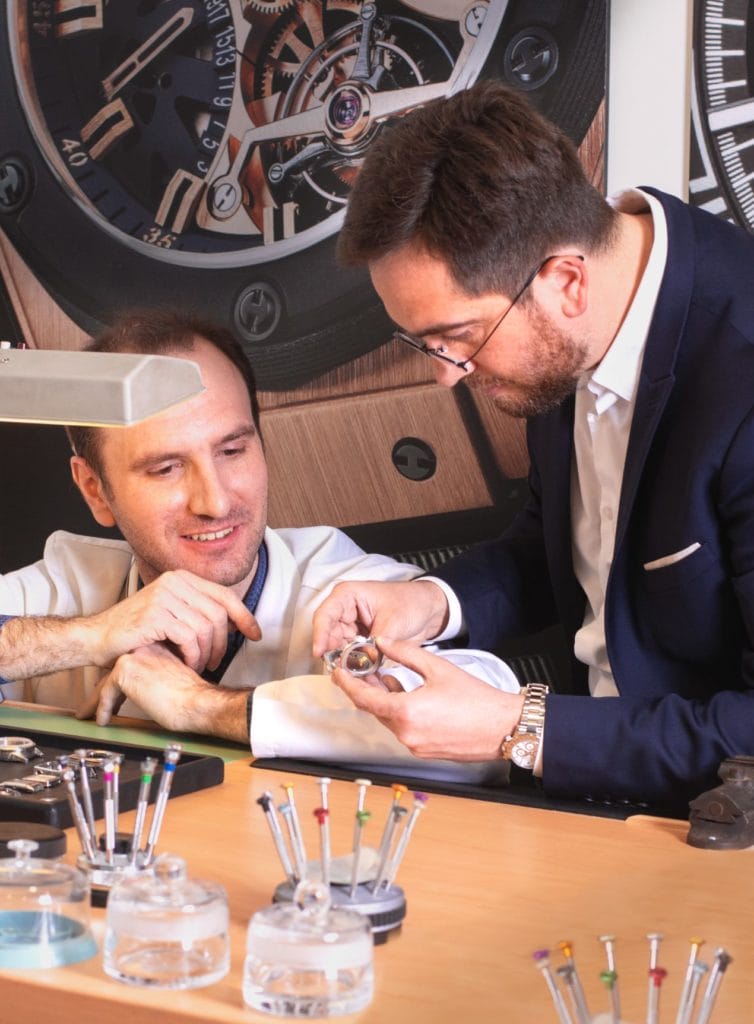 Cresus c'est aussi l'entretien de vos montres et une garantie de 2 ans.