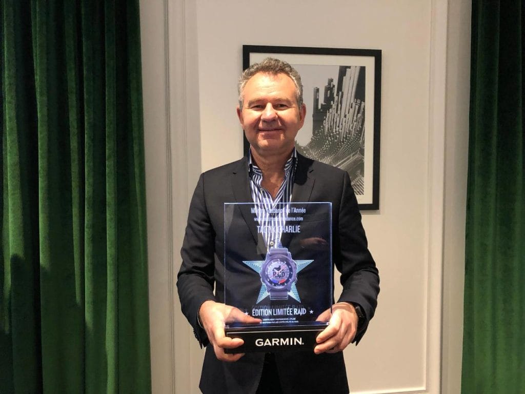 Eric Bernard recevant le Prix de Montre de l'Année de Tendances Plurielles