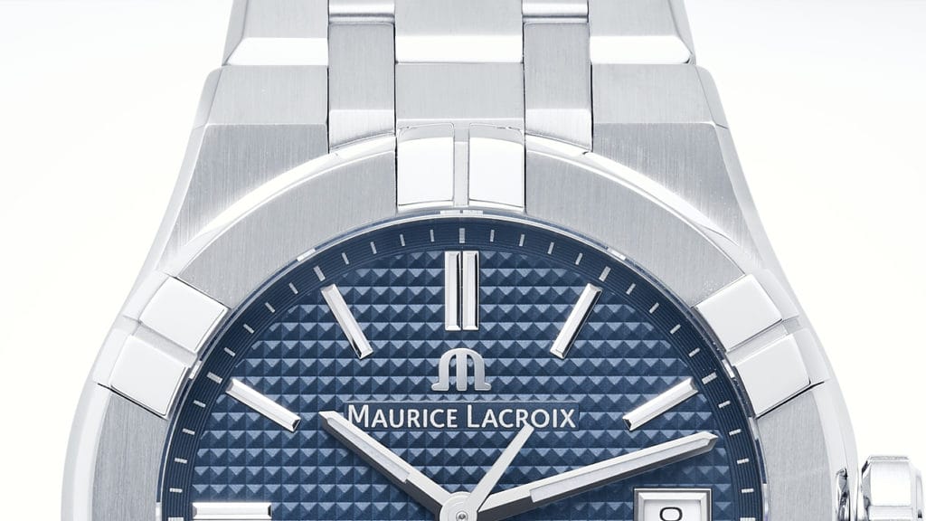 Détail de l'intégration du bracelet en acier - Photo Alexandre Tarall