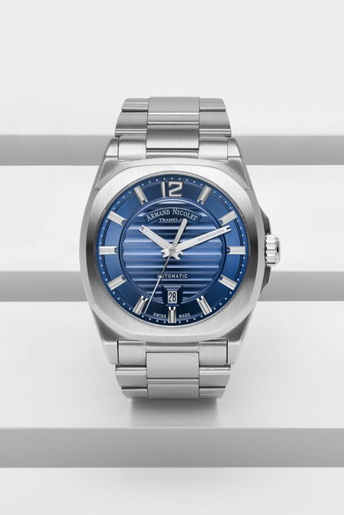 Armand Nicolet J09 Date, photographiée par Alexandre Tarall