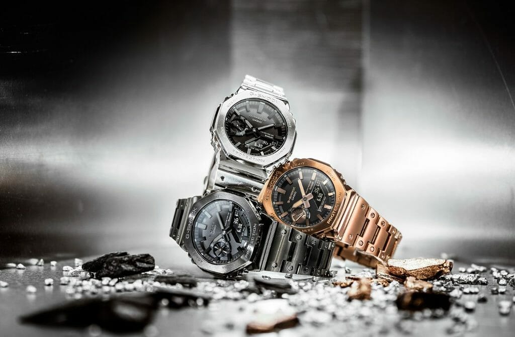 Les trois modèles B-2100 acier solaires et connectés.