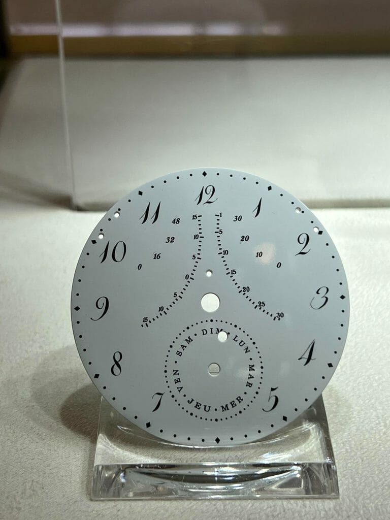 Le cadran non monté sur la montre.