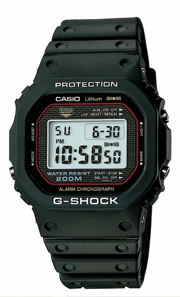 La toute première G-Shock révélée en 1983, la DW-5000C-1A