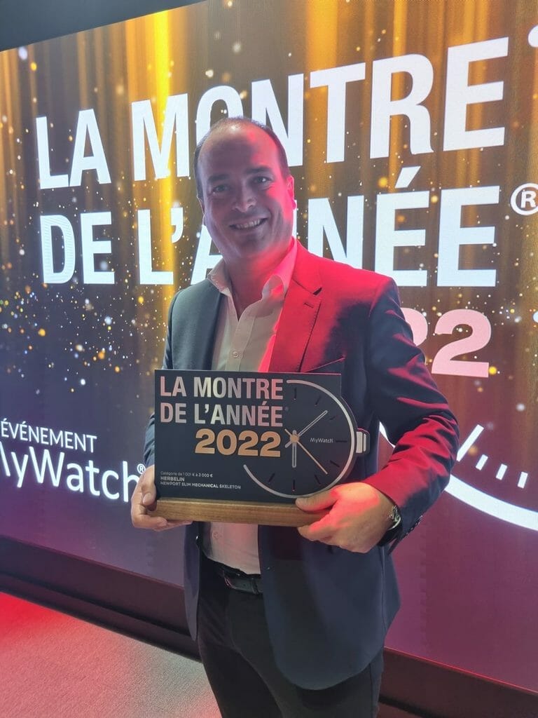 Maxime Herbelin ayant reçu le prix de Montre de l'année 2022 par MyWatch.