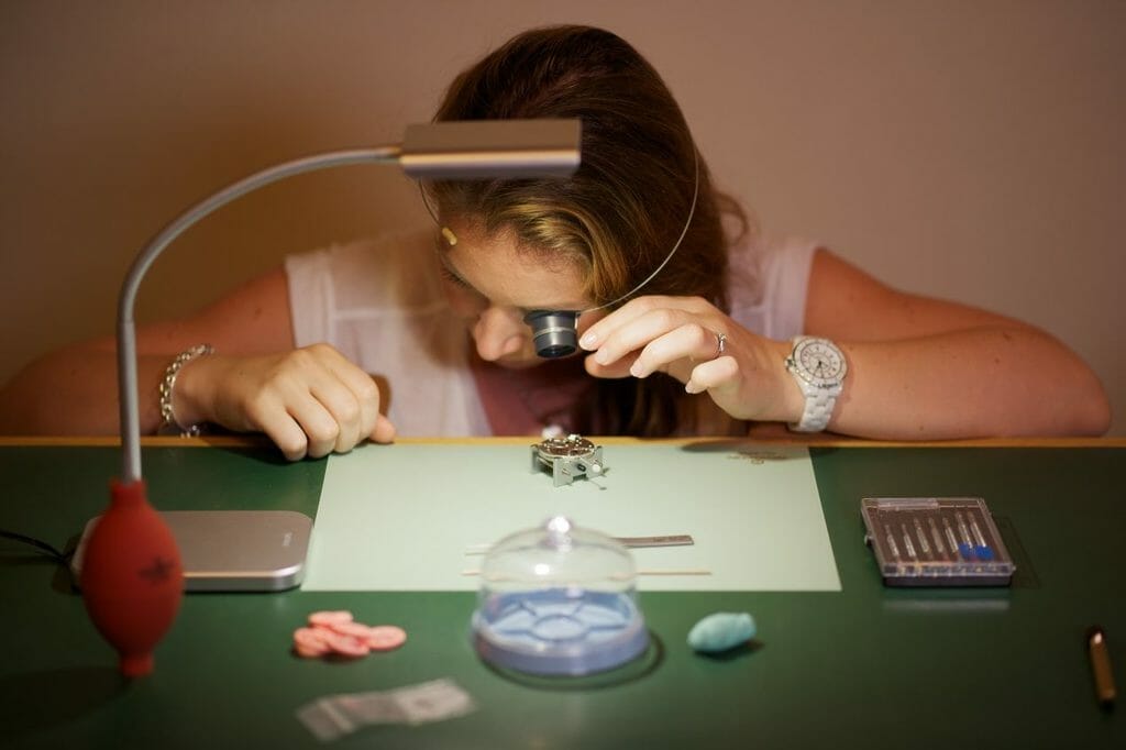 Chez Objectif Horlogerie, la passion se conjugue aussi au féminin.