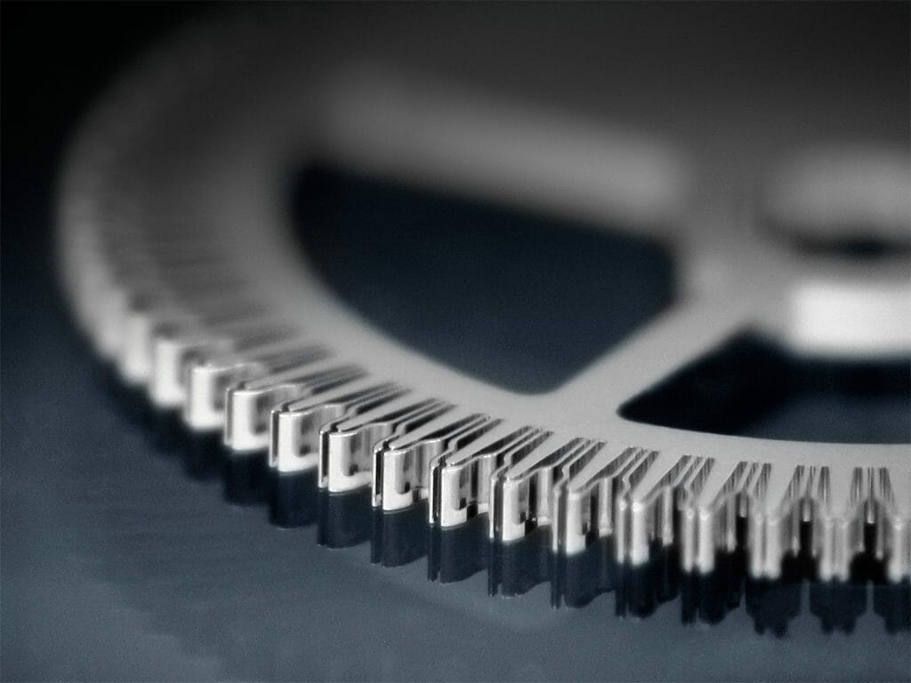 Rouage de très petite taille créé à partir du procédé UV-LiGA. Comptez 7 dents par millimètre. 