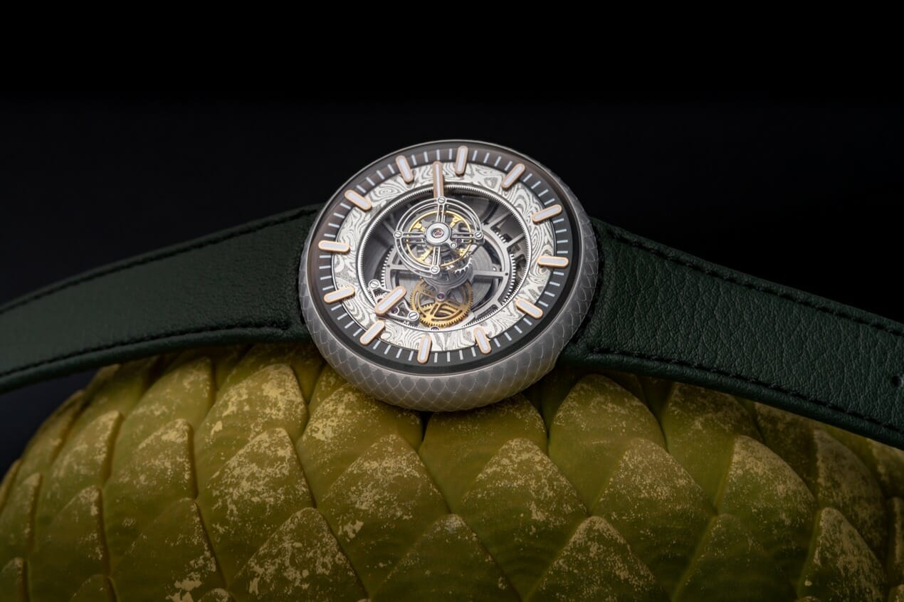 Une montre au mouvement complexe et au design moderne