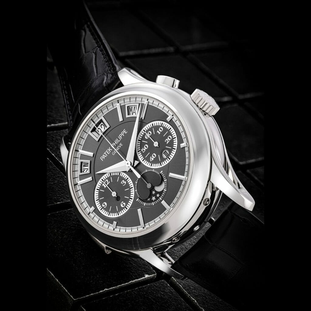 Lot 110 : PATEK PHILIPPE, Grandes Complications, avec répétition minutes, quantième perpétuel instantané, chronographe monopoussoir, phases de lune, année bissextile et indication jour/nuit, réf. 5208P-001, vers 2015. Adjugé : 7 812 000 HK$ / 999 541 US$