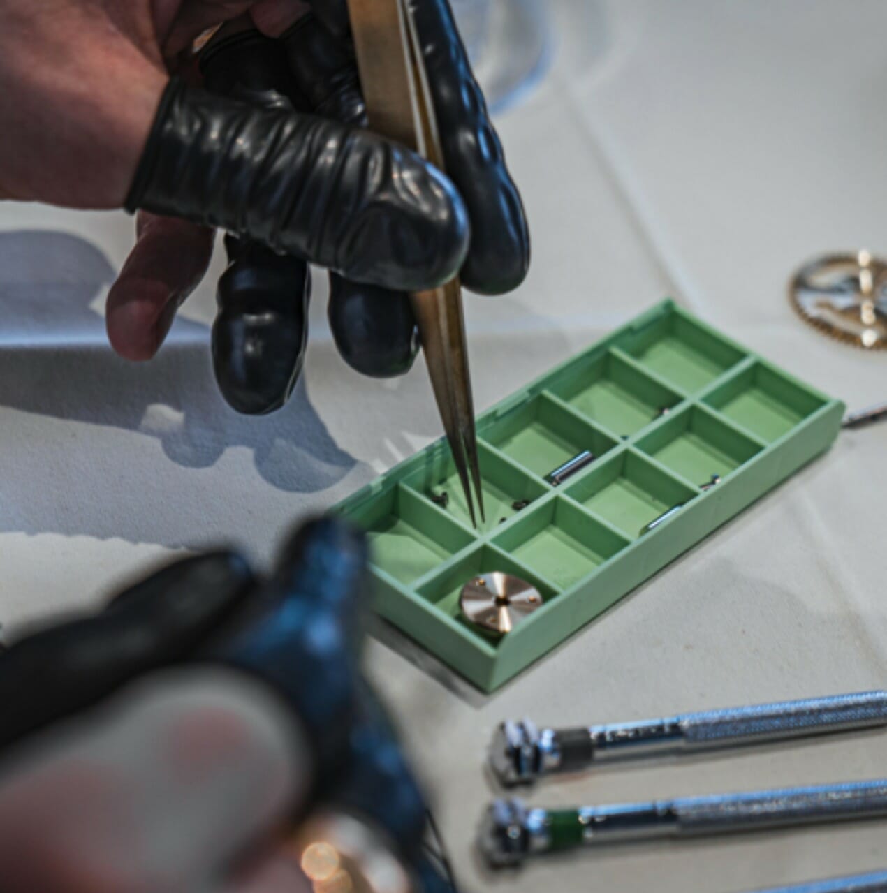 Les participants ont pu observer la technicité du savoir-faire de la maison Alcée. 