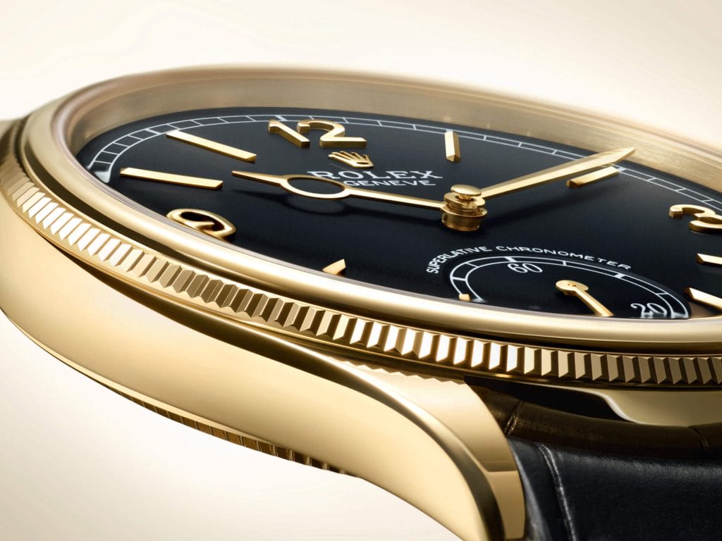 Lunette en or jaune 18 ct, bombée et cannelée.