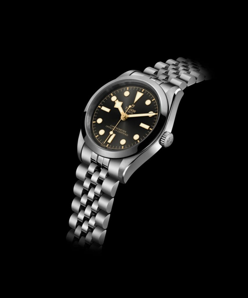 Une montre au design sophistiqué et élégant, convenant aussi bien aux hommes qu'aux femmes. 
