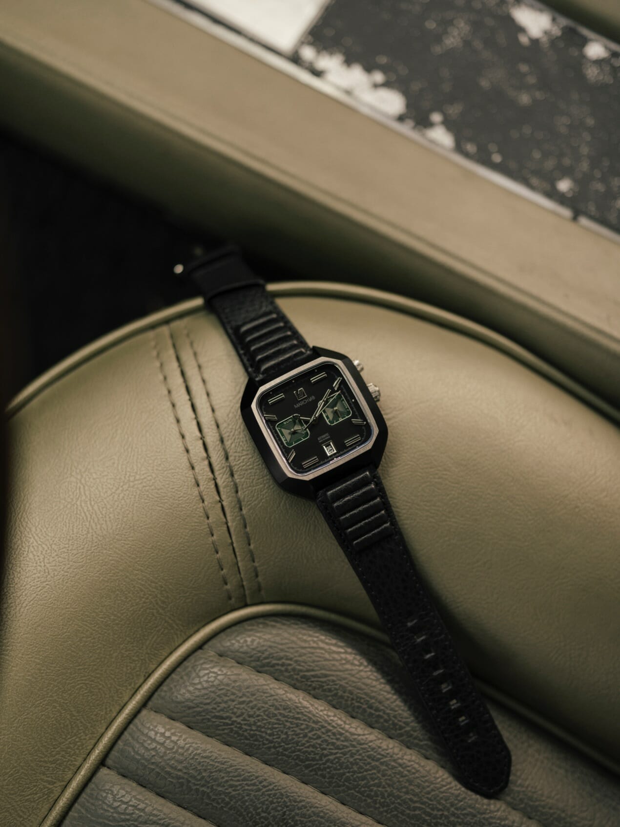 Le modèle AM2 Calendar Automatique allie style,  performance et technicité.