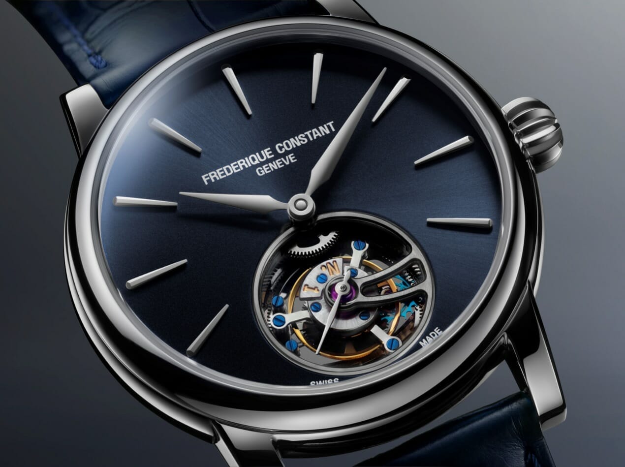 Cadran bleu avec finition ensoleillée; index appliqués facettés au diamant; aiguilles des heures et des minutes argentées et polies à la main; ouverture Heart Beat à 6 heures avec tourbillon 60 secondes; aiguille des secondes argentée. 