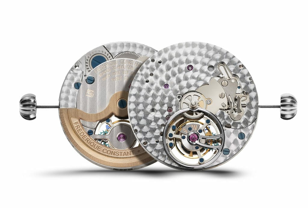 Roue d'échappement et ancre en silicium; réserve de marche 38 heures, 28'800 alt/h, 33 rubis.