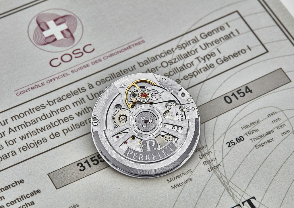 Calibre manufacture Perrelet P-331-MH, mécanique à remontage automatique, chronofiable et certifié COSC
Réserve de marche : 42 heures