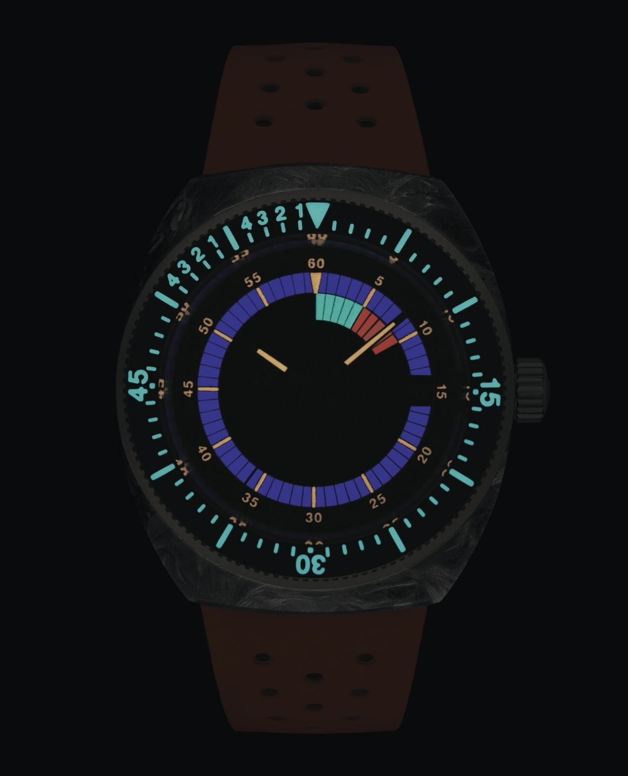 Cadran avec index des heures et des minutes luminescents multicolores et compte à rebours régate en Super-LumiNova®
Aiguilles bâton des heures et des minutes revêtues de Super-LumiNova®
