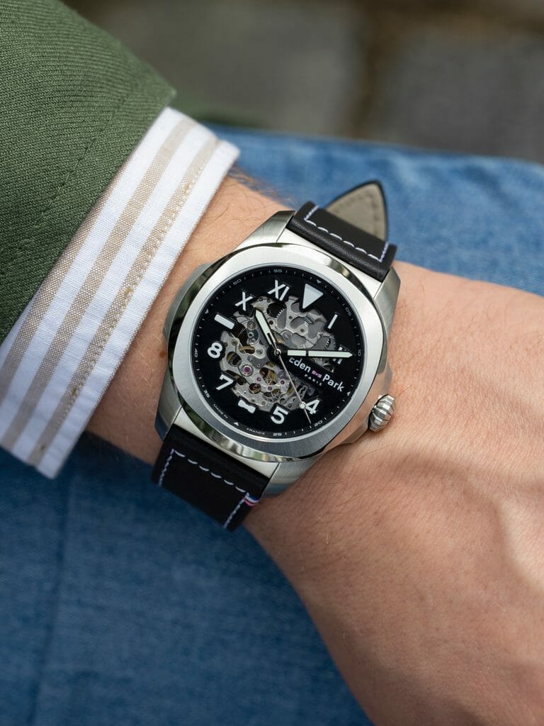 Une montre élégante et robuste à porter la semaine comme le week-end. 