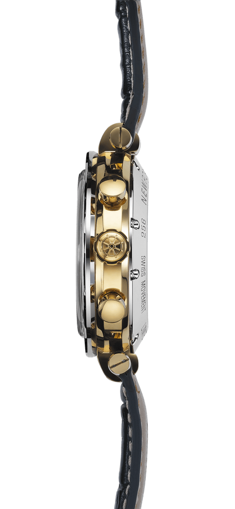 Mouvement automatique, de facture suisse /Masse oscillante gravée Herbelin / Réserve de marche 62 heures.