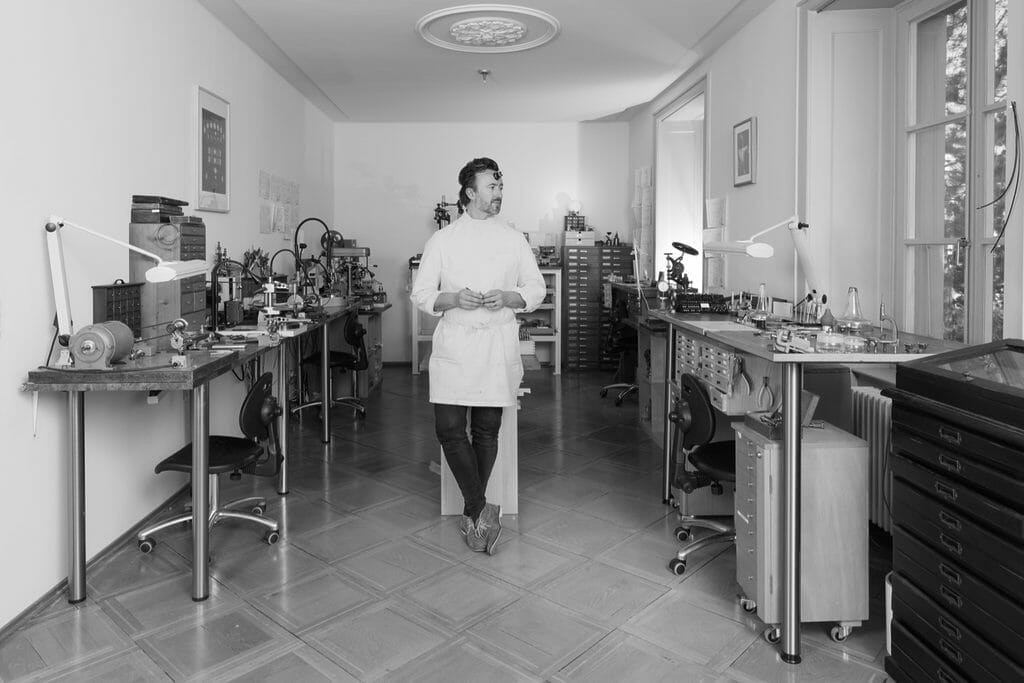 Hervé Schlüchter dans son atelier.