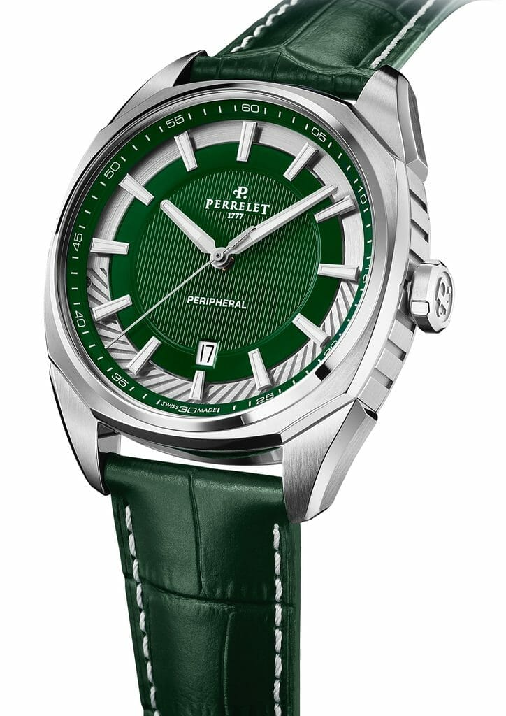 Boitier : Forme coussin, acier inoxydable poli/brossé, lunette octogonale polie/brossée
Diamètre : 42mm x 42mm
Épaisseur : 13,51 mm