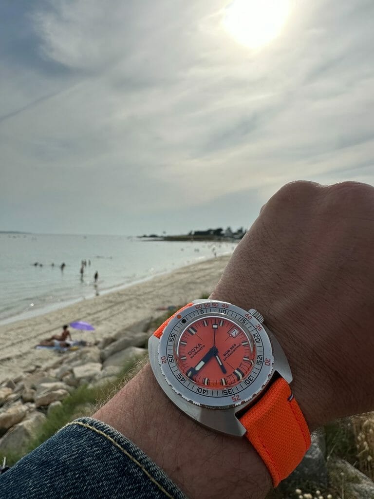 Avel & Men Tampa orange SNSM sur Doxa SUB 300 à Larmor Plage