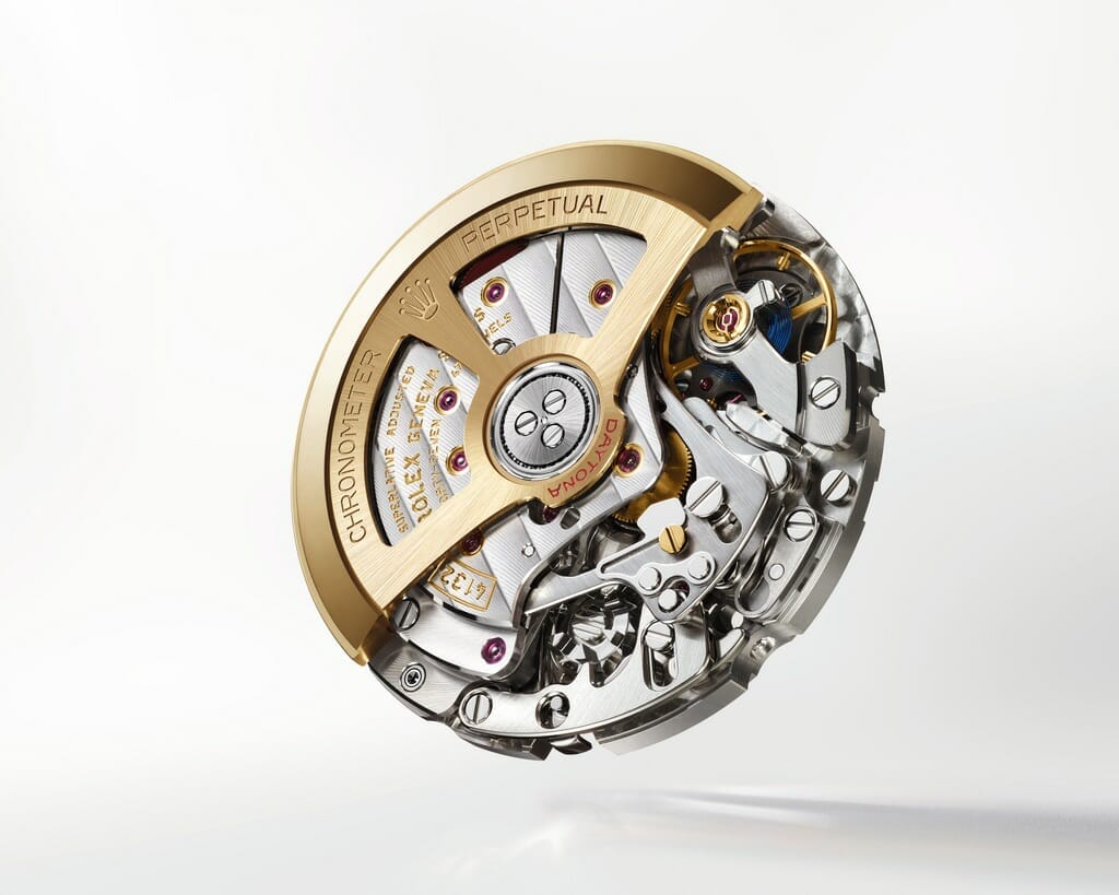 Le calibre 4132 est exclusif à la déclinaison du Cosmograph Daytona réalisée à l’occasion du centenaire des 24 Heures du Mans.