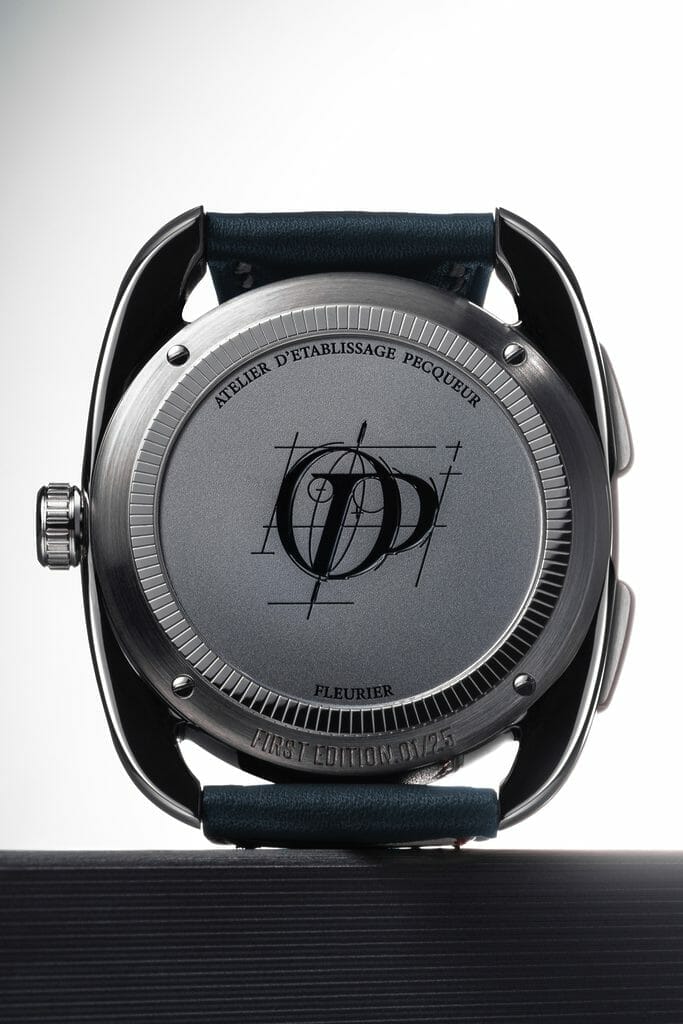 La montre se trouve gravée des initiales de Onésiphore Pecqueur, l'ingénieur horloger qui inventa le Différentiel.