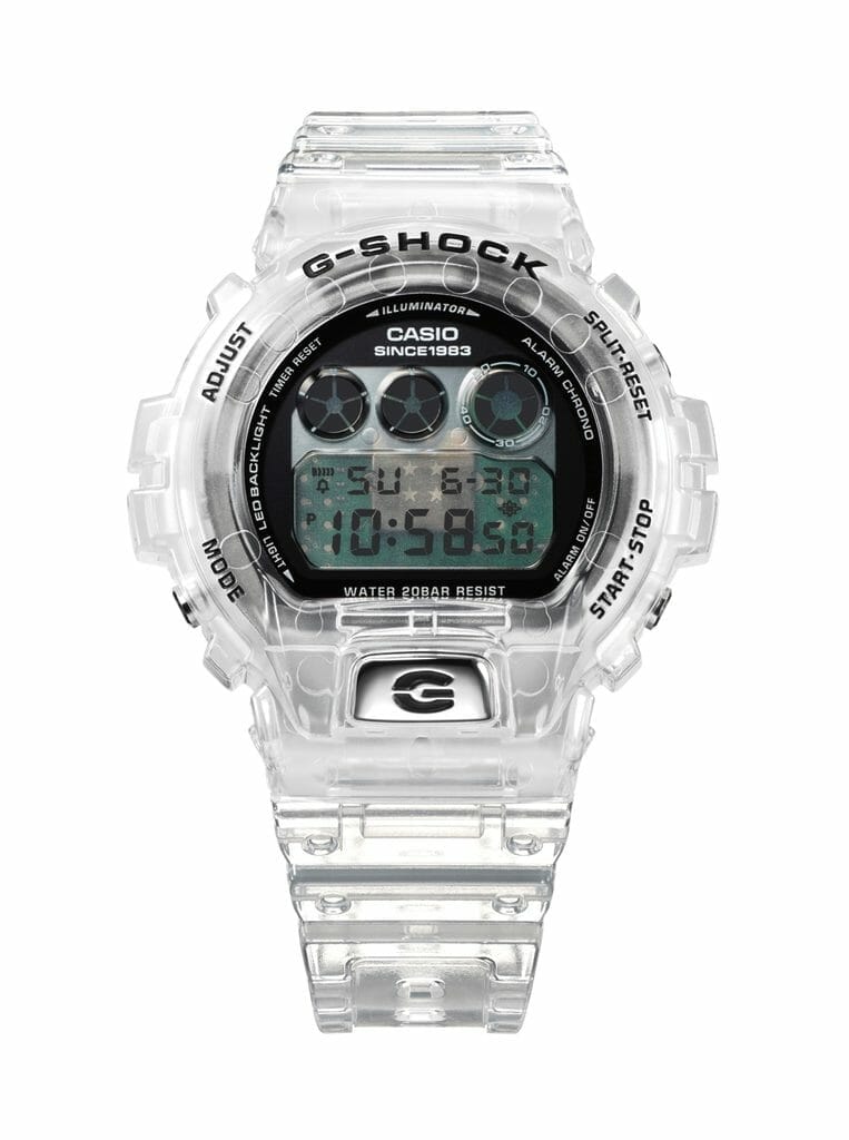 Le modèle DW-6940RX : une réinvention du modèle DW-6900 avec un écran LCD, un cadran et un boîtier central transparents, laissant subtilement apparaitre le motif du logo G sur le circuit imprimé sous-jacent. 