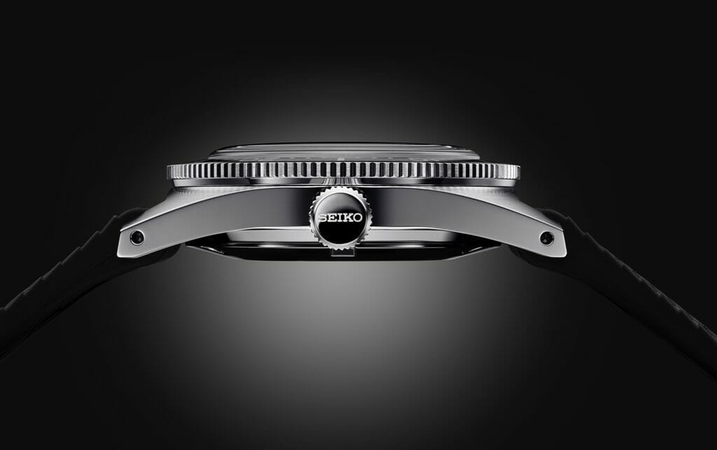 Grace à la nouvelle structure du mouvement, la montre est désormais plus fine de 0,5 mm. 