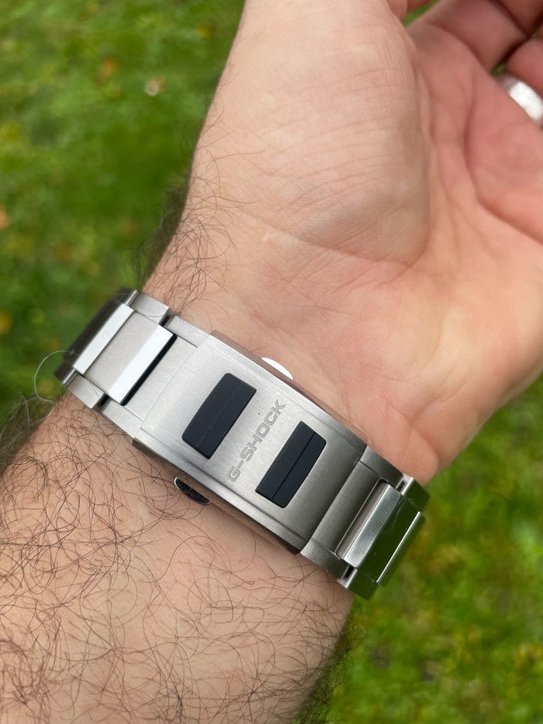 La boucle déployante de notre G-SHOCK MTG-B3000D-1A