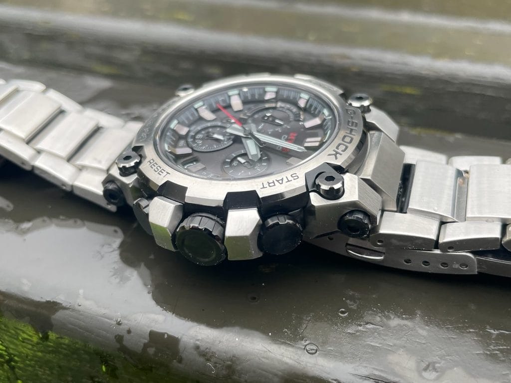 Epaisseur de notre G-SHOCK MTG-B3000D-1A