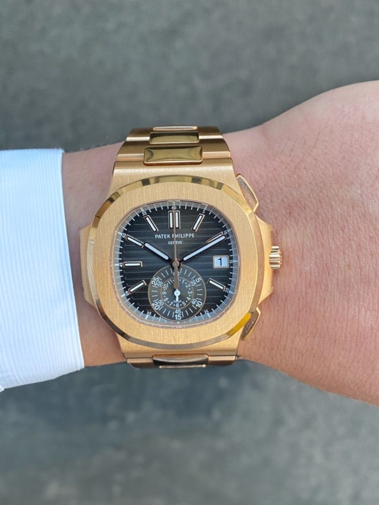Patek Philippe Nautilus en or rose référence 5980 de 2022 vendue 194 500 €.