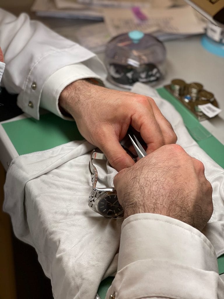 Les horlogers Rolex sont au cœur de la politique du meilleur service horloger mondial.