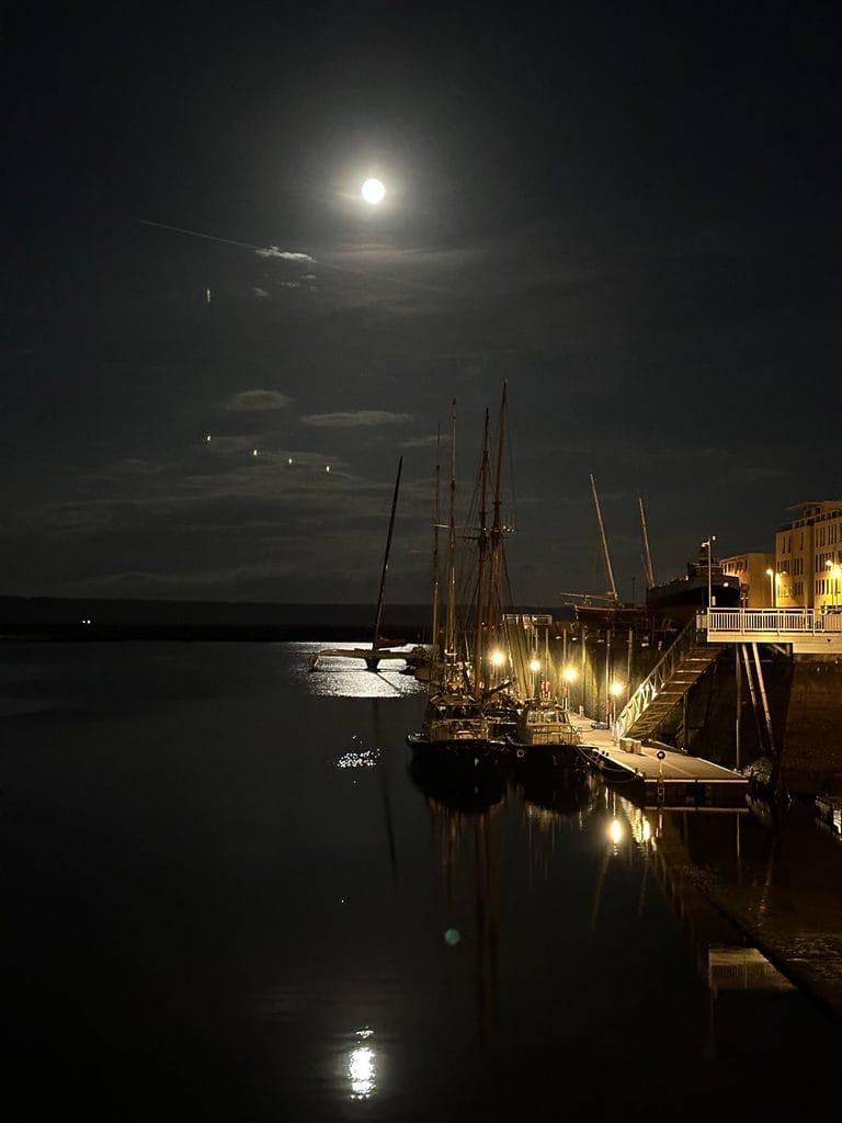 Adagio dans le port de Brest