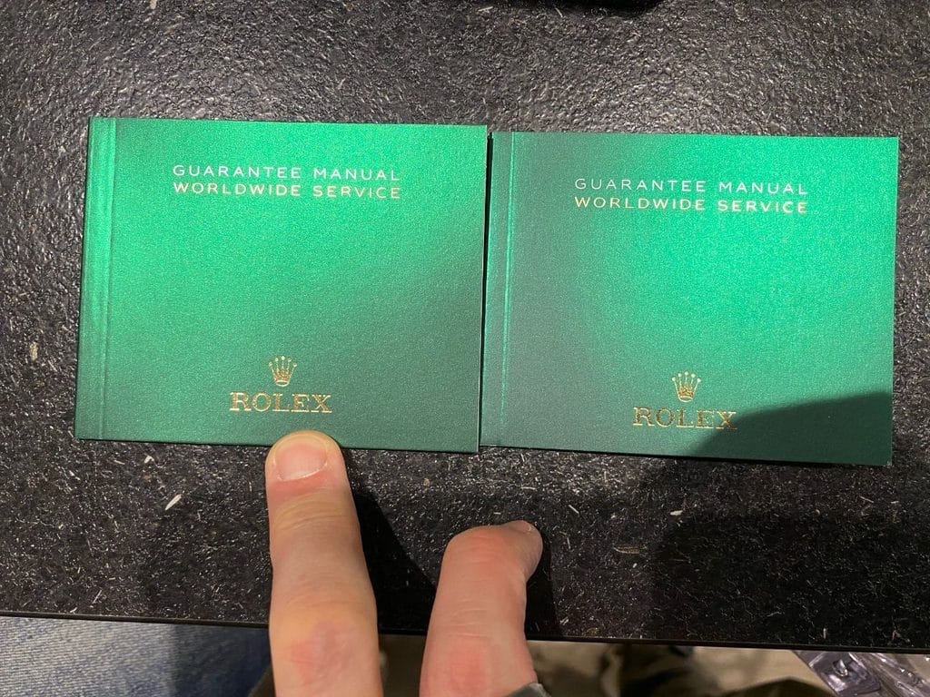 Photo d'illustration - Doublette Rolex (la fausse à gauche) - Source Michel Vittini sur le groupe Facebook Club Rolex France