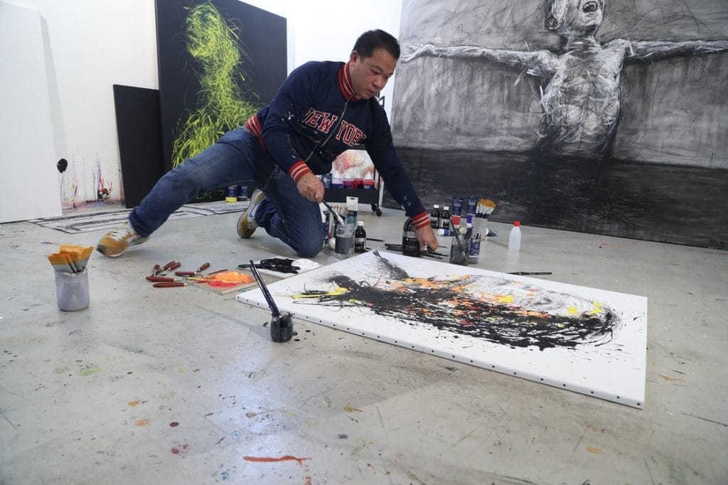 Hom Nguyen au travail dans son atelier !