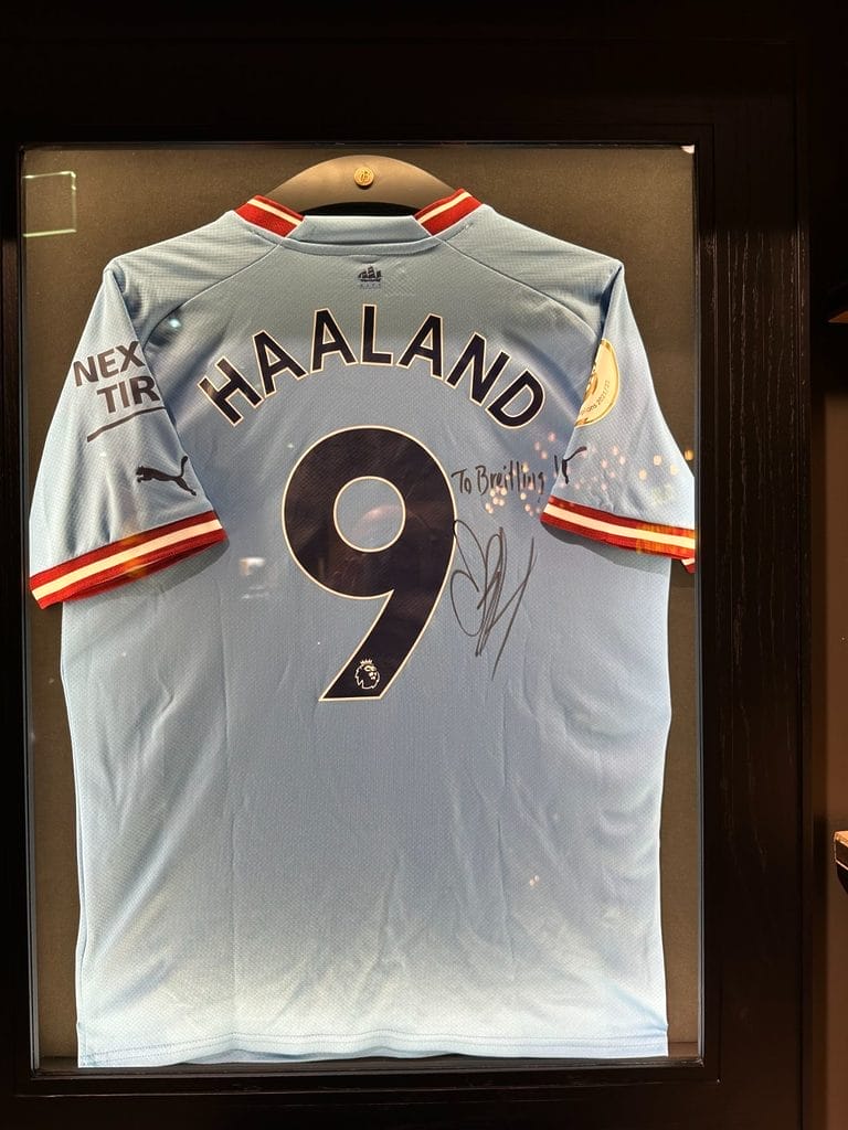 Maillot dédicacé du champion Erling Haaland