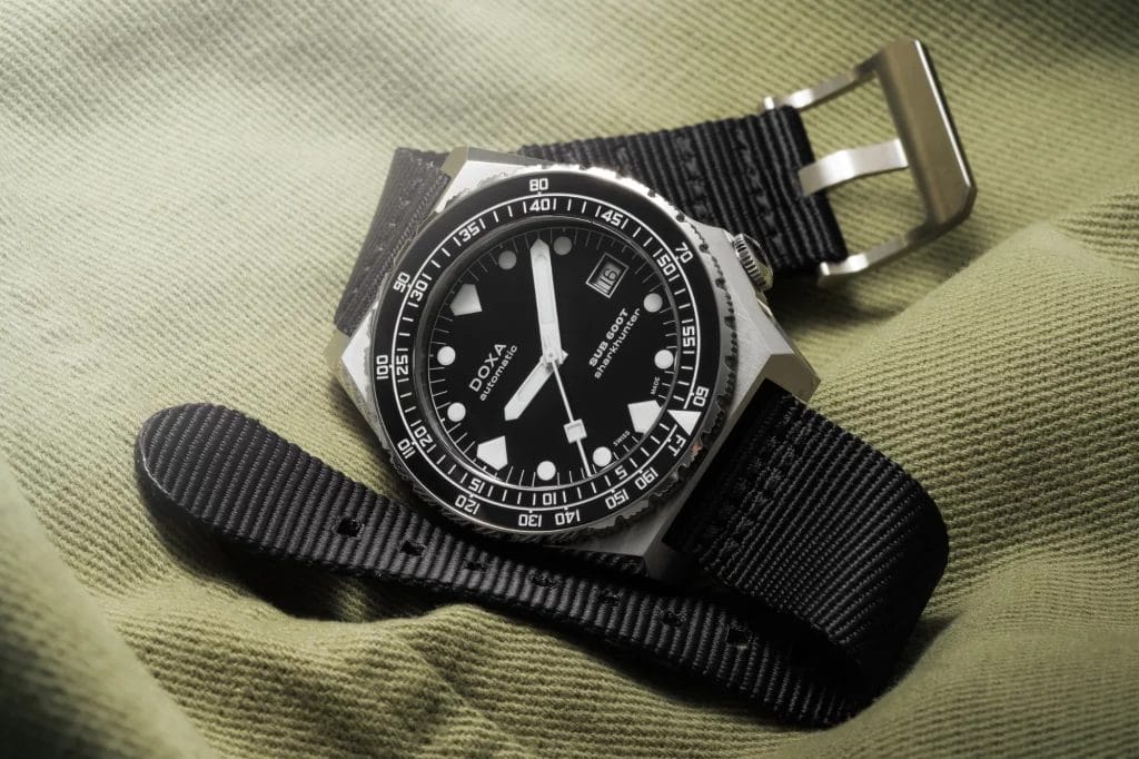 Doxa SUB 600T "Sharkhunter B&W" - À partir de 1 450 €